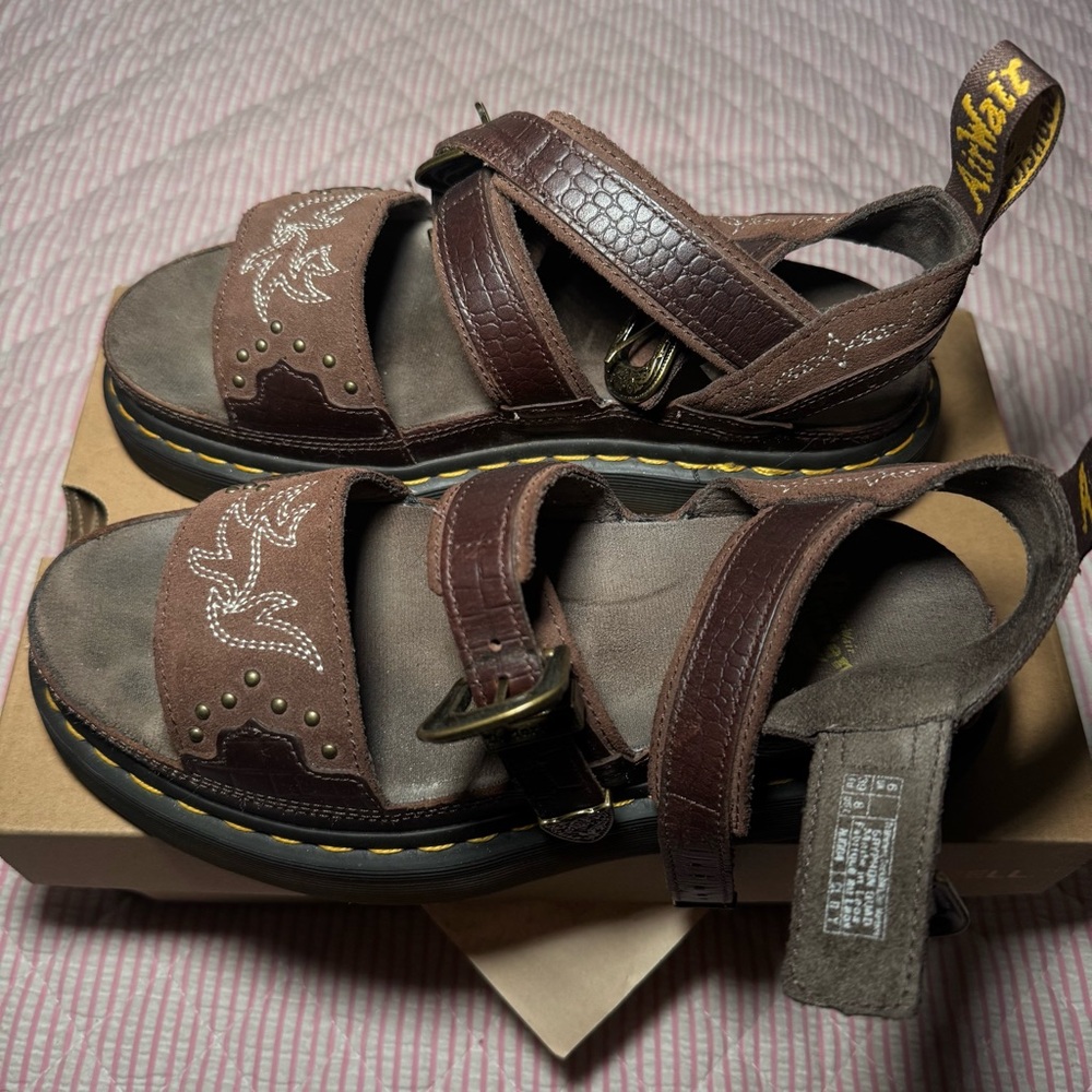 dr martens gryphon gothic americana brown western sandals